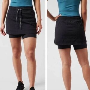 *FIRM PRICE* Athleta Trekkie Athleisure Skort